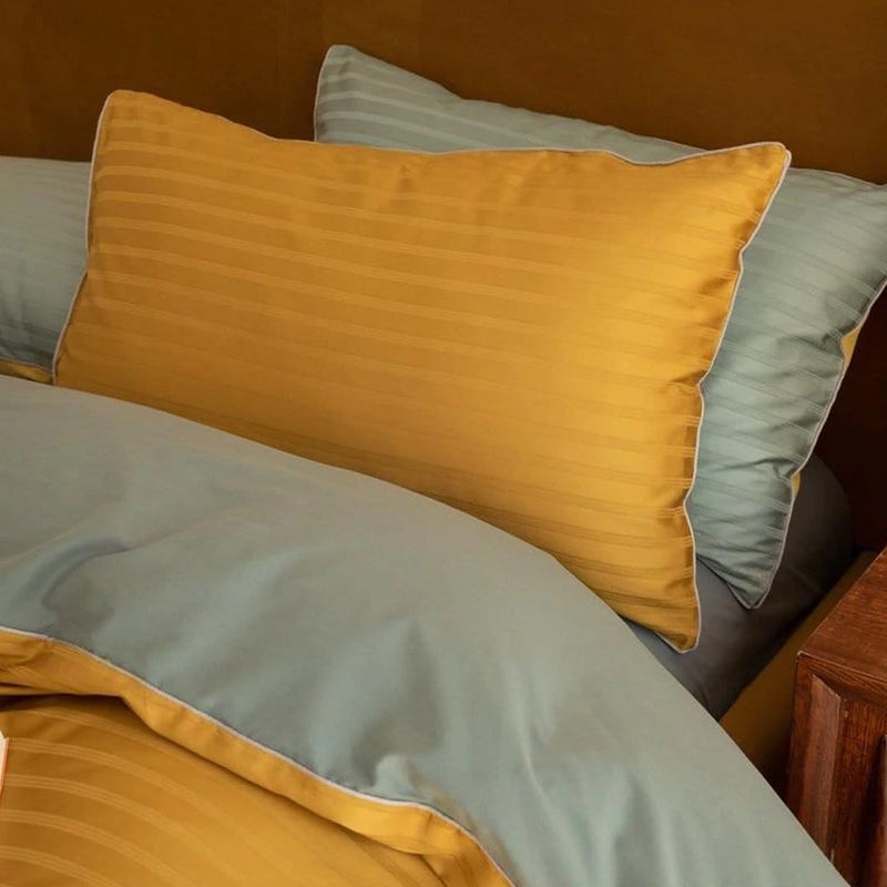 Strongsville Reversible Duvet Cover Set