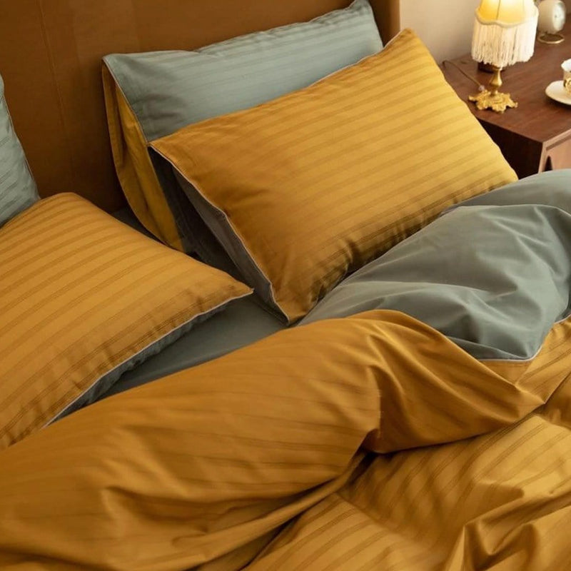 Strongsville Reversible Duvet Cover Set