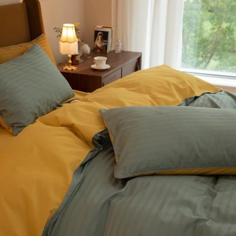 Strongsville Reversible Duvet Cover Set