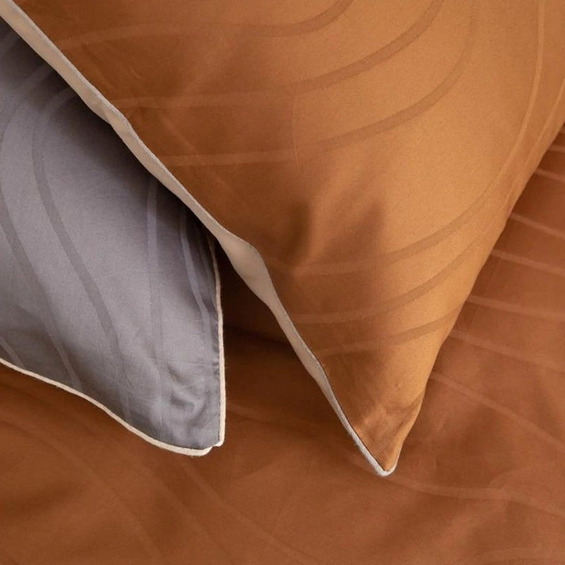 Strongsville Reversible Duvet Cover Set